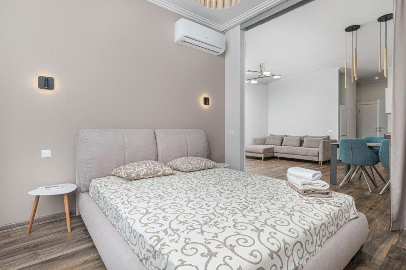 אודסה Sea Symphony Luxury Apartments מראה חיצוני תמונה